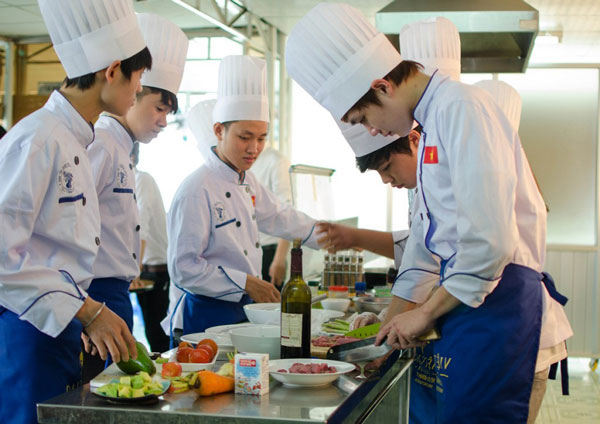 Tuyển kỹ sư đầu bếp làm việc tại Nhật Bản lương cao không yêu cầu kinh nghiệm