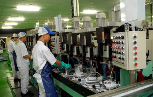 Tuyển gấp 5 công nhân nam thao tác máy công ty Thành Lợi tại Đài Bắc